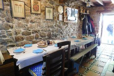 Albergue La Aldea Hostel