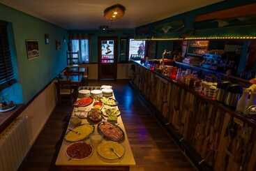 هاستل Liquid Surfhouse