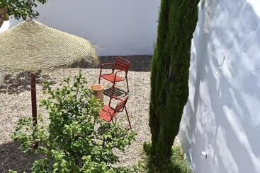 تختخواب و صبحانه Casa Almara
