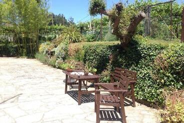 تختخواب و صبحانه Casa O Fabal