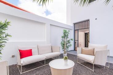 تختخواب و صبحانه Home2book Casa Boissier, Breakfast Included