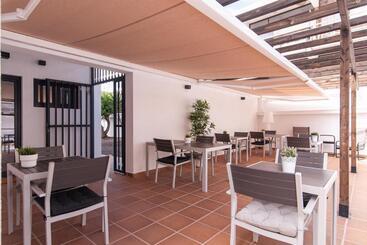 تختخواب و صبحانه Home2book Casa Boissier, Breakfast Included