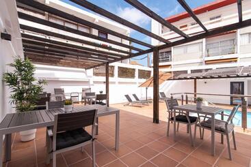 تختخواب و صبحانه Home2book Casa Boissier, Breakfast Included