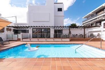 تختخواب و صبحانه Home2book Casa Boissier, Breakfast Included