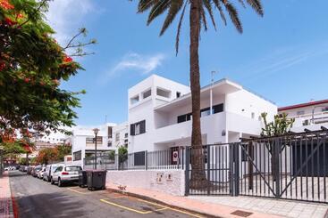 تختخواب و صبحانه Home2book Casa Boissier, Breakfast Included