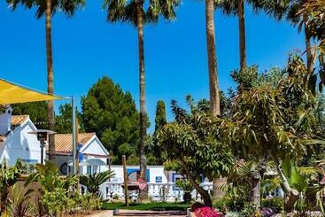 تختخواب و صبحانه The Palms Boutique Resort Málaga   Adults Only
