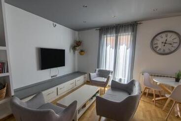 تختخواب و صبحانه Tinto Dreams Hostel