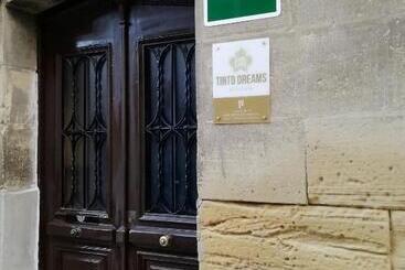 تختخواب و صبحانه Tinto Dreams Hostel