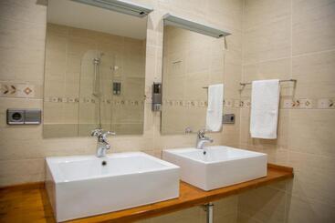 تختخواب و صبحانه Tinto Dreams Hostel