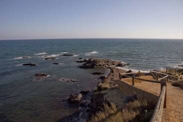 هتل Taiga Almeria Playa