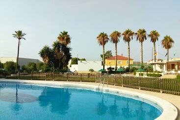 هتل Taiga Almeria Playa