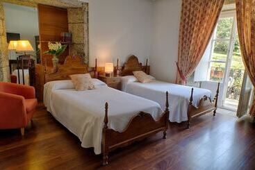 هتل Pazo De Sedor