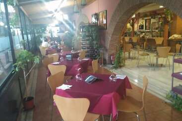 هتل Restaurante Mirasierra