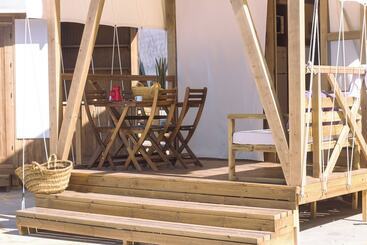 هتل Taiga Almeria Playa