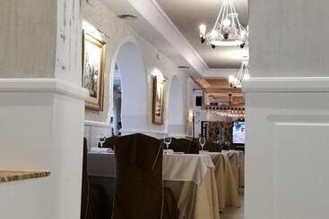 پانسیون Restaurante Montserrat