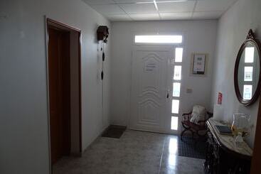 Rickaty Lodge Bed And Breakfast, Hotel De Aeropuerto, Plane Spotting Hotel, Las Palmas Airport, Gran