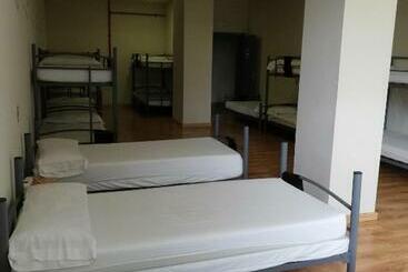 Alma Del Camino Rooms & Albergue Hostel
