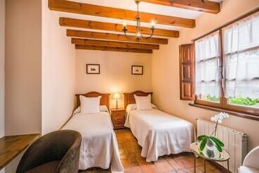 تختخواب و صبحانه Posada Lunada