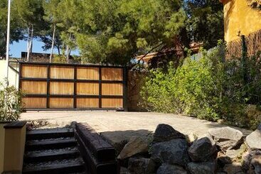 تختخواب و صبحانه Villa Tamarit Guest House