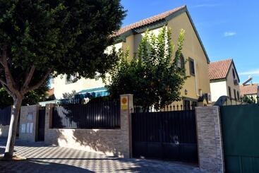 شقق خاصة سياحية Wonderstays Chalet El Naranjo