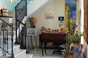 Hostal Trafalgar