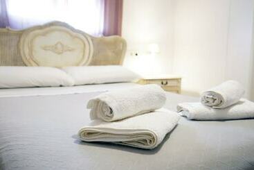 Hostal Trafalgar