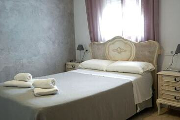 Hostal Trafalgar