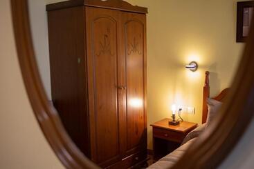 هتل La Casona De Cardes