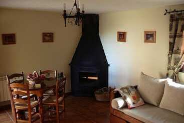 هتل روستایی Casas Rurales Telecabina Las Catifas