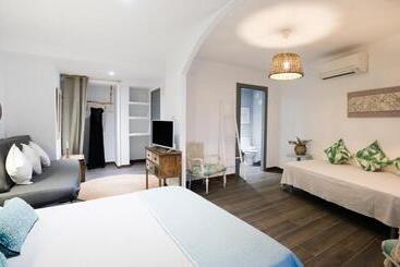 펜션 Hostal Sa Malica