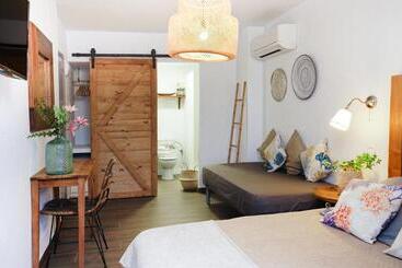 펜션 Hostal Sa Malica