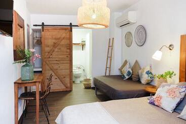 펜션 Hostal Sa Malica