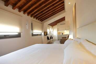 پانسیون San Lorenzo Suites