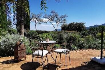 Roca Verde, Boutique Bed & Breakfast