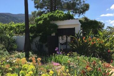 Roca Verde, Boutique Bed & Breakfast