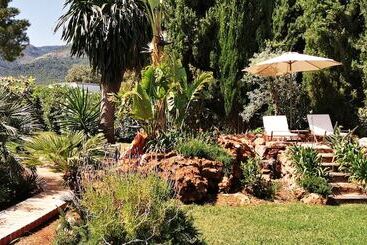 Roca Verde, Boutique Bed & Breakfast