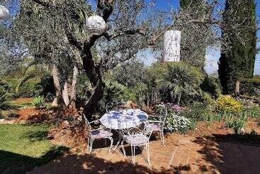 Roca Verde, Boutique Bed & Breakfast