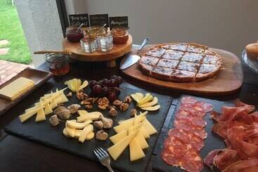 Roca Verde, Boutique Bed & Breakfast