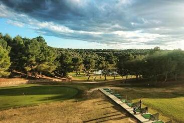 Жильё для туристов Villa Castillo Nuevo With Optional Heated Private Pool