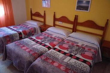 Hostal Avenida - Arenas de san Pedro