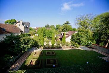 تختخواب و صبحانه Villa Talisman