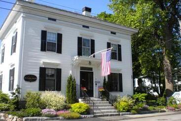 Benjamin F. Packard House Bed And Breakfast