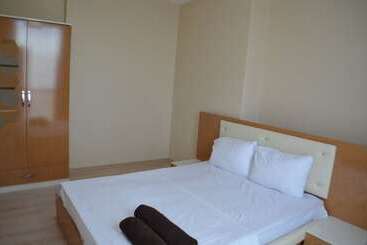 216 Hill Suites