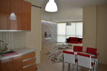 216 Hill Suites