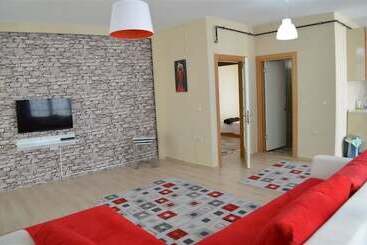 216 Hill Suites