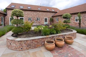 Holtby Grange Cottages