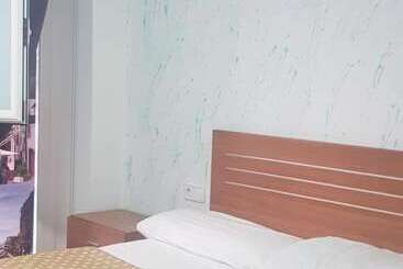 Hostal Europa