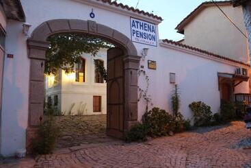 فندق Athena Pension