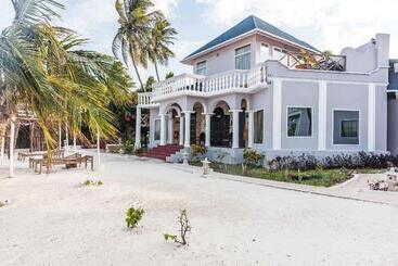 هتل Jafferji Beach Retreat