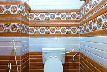 هتل Bashanti Inn Near Seabeach